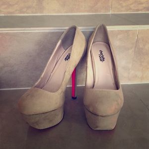 Nude Platform Pumps